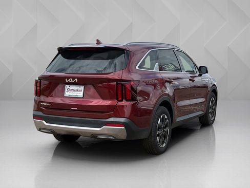 Certified 2025 Kia Sorento S w/ Panoramic Sunroof Package image 5