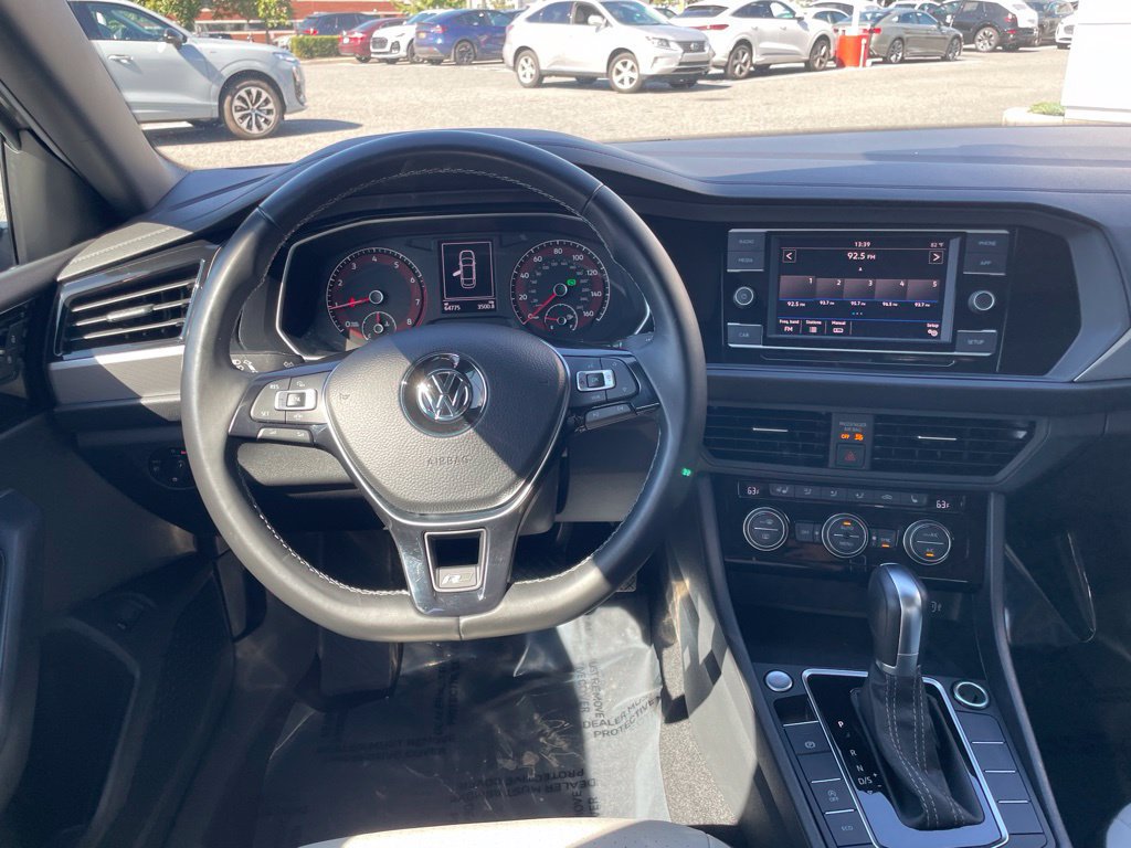 Used 2019 Volkswagen Jetta R-Line w/ R-Line Cold Weather Package FWD image 31