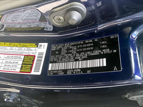 Used 2021 Toyota Highlander XLE AWD/4WD image 37