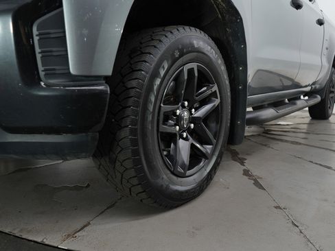 Used 2019 Chevrolet Silverado 1500 Custom Trail Boss image 25