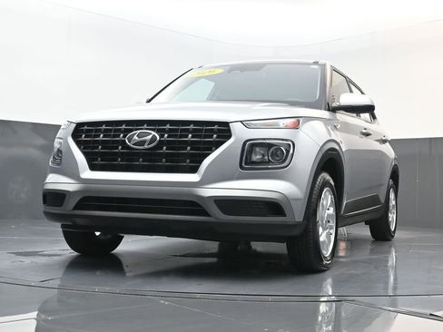 Certified 2026 Hyundai Venue SE FWD image 27