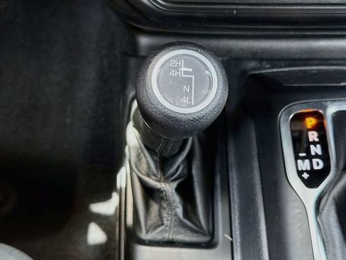 Used 2021 Jeep Wrangler Unlimited Sport AWD/4WD image 28