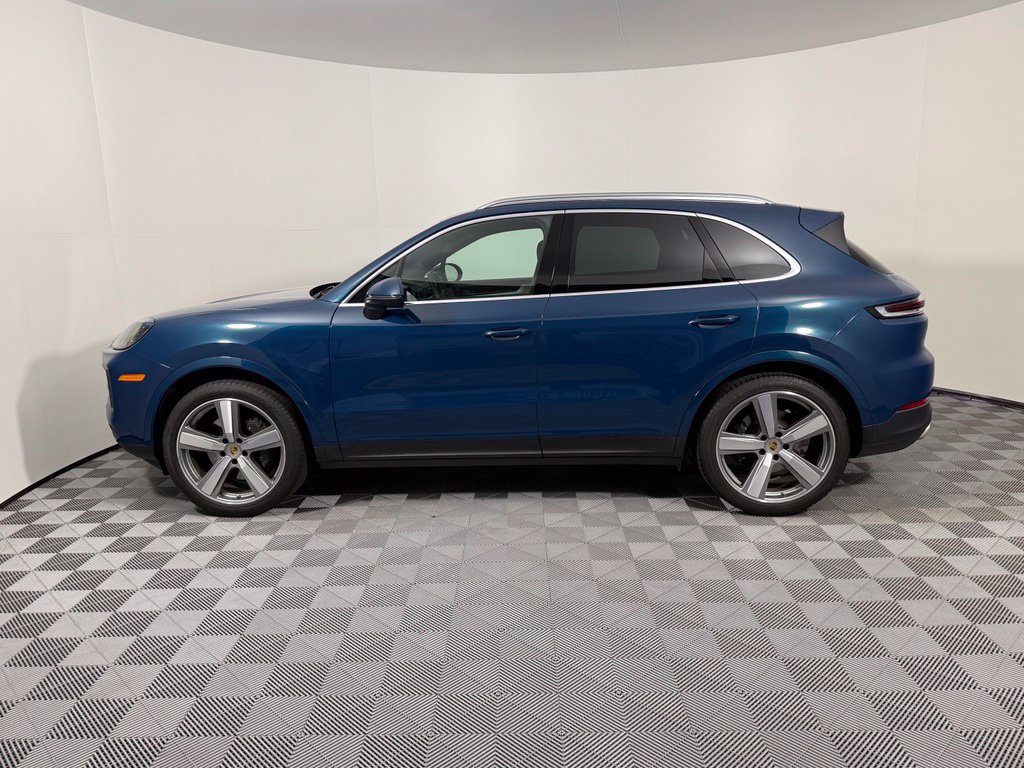 Certified 2024 Porsche Cayenne AWD/4WD image 2