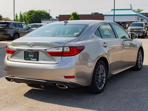 Used 2018 Lexus ES 350 w/ Premier Package FWD image 9