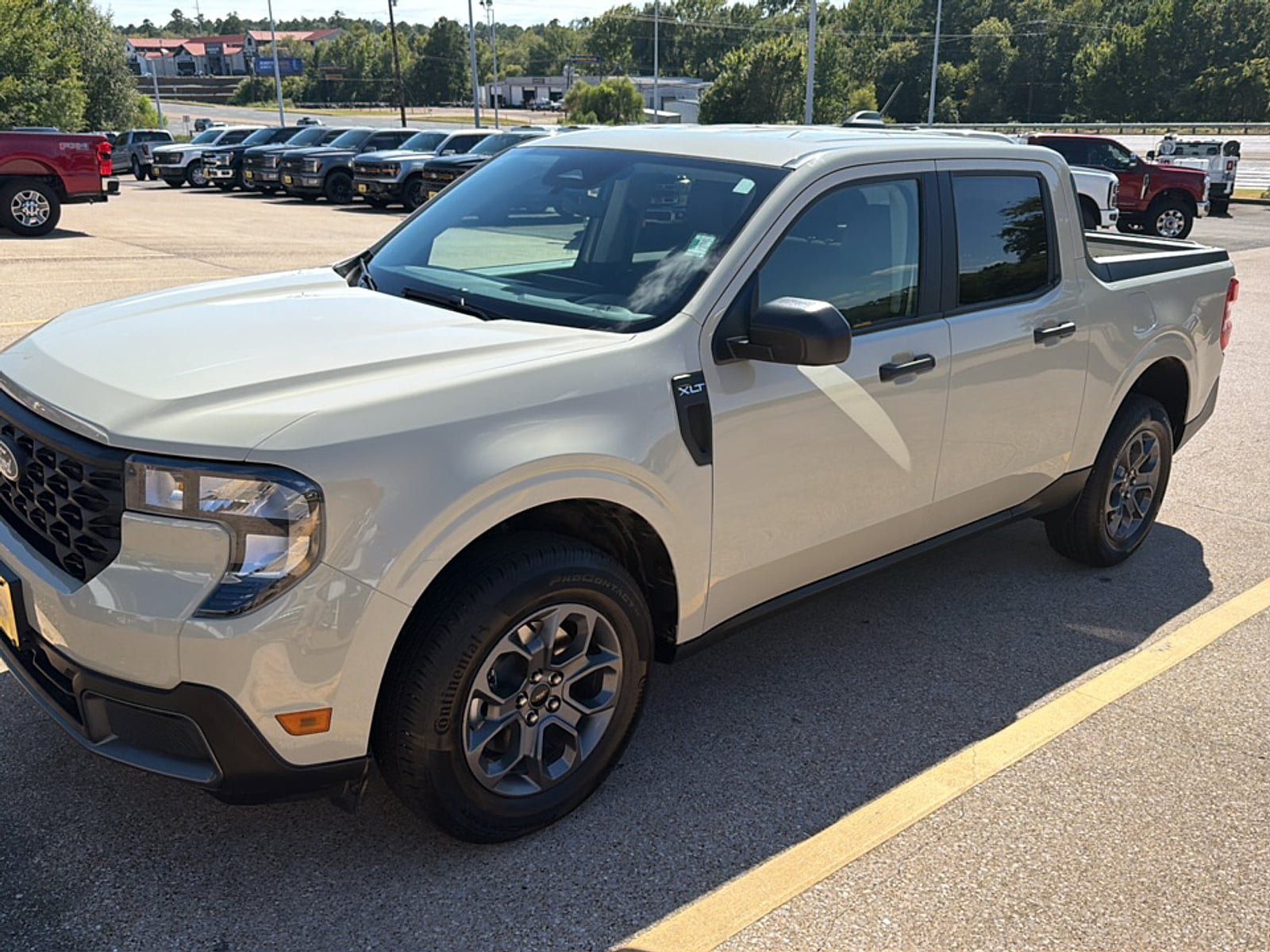 Used 2025 Ford Maverick XLT w/ Equipment Group 302A AWD/4WD image 5