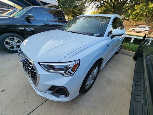 Used 2020 Audi Q3 2.0T Prestige w/ Prestige Package AWD/4WD image 3