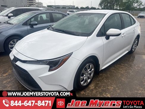 Used 2026 Toyota Corolla LE image 1