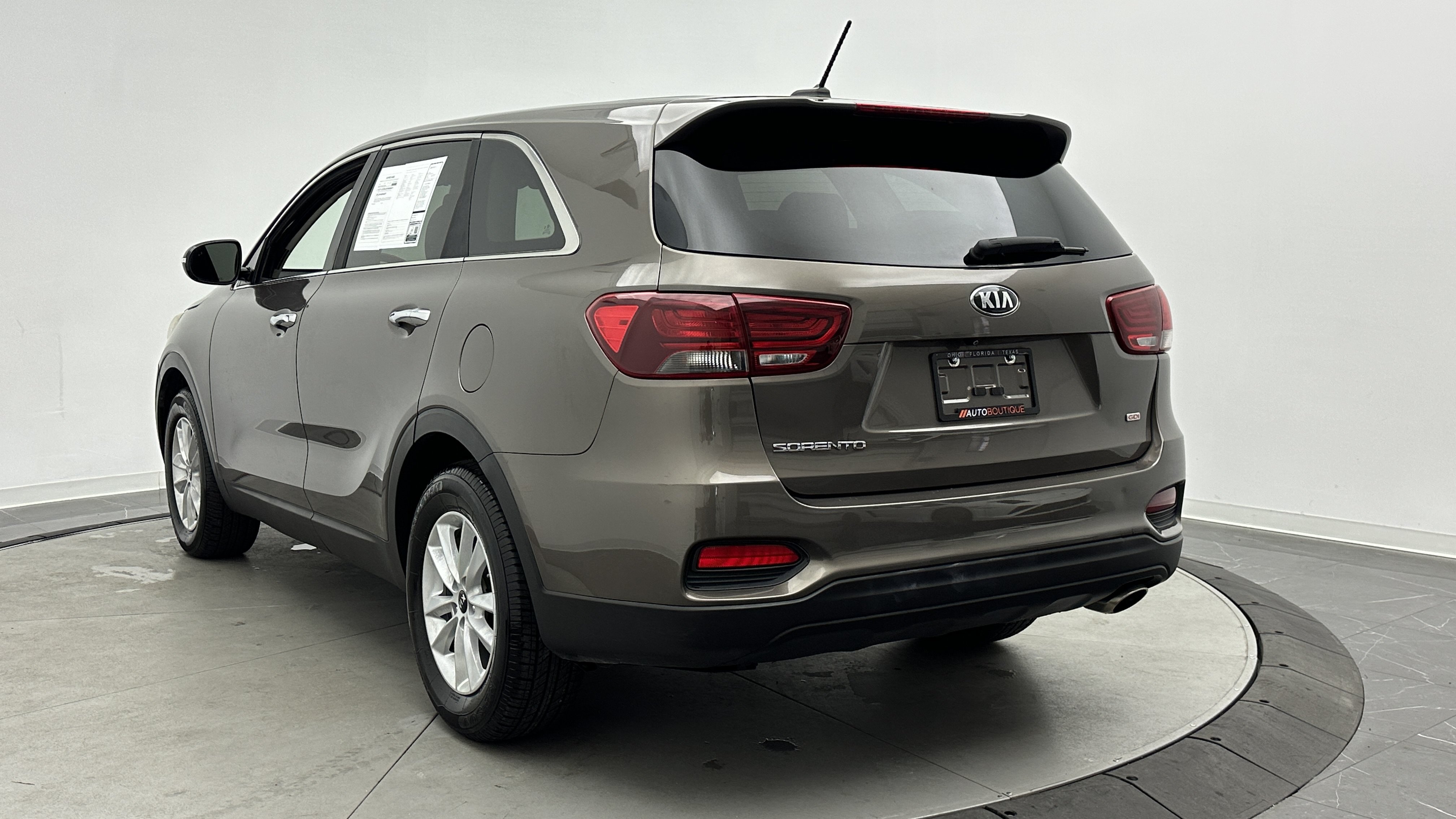 Used 2019 Kia Sorento FWD image 5
