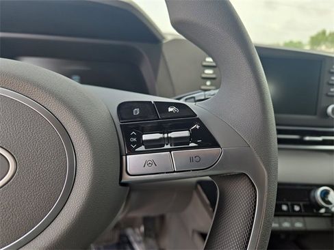 New 2025 Hyundai Elantra Blue image 18
