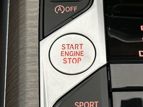 Used 2025 BMW 330i Sedan w/ Premium Package image 22