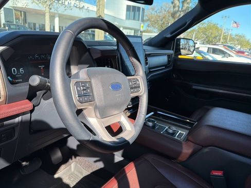 Used 2022 Ford Expedition Max Limited image 9