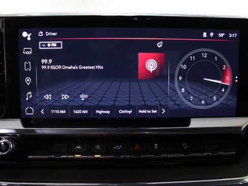 Used 2023 GMC Sierra 1500 SLT w/ SLT Premium Package AWD/4WD image 3