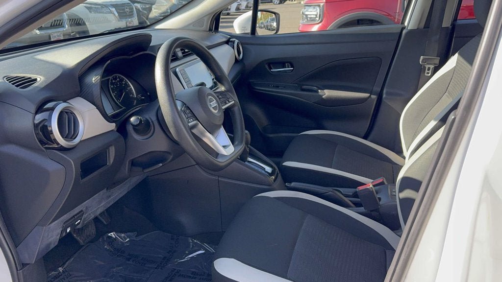 Used 2022 Nissan Versa SV FWD image 27