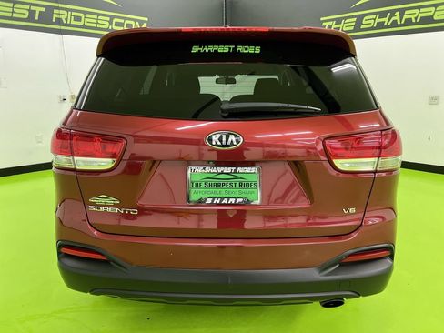 Used 2016 Kia Sorento LX AWD/4WD image 8