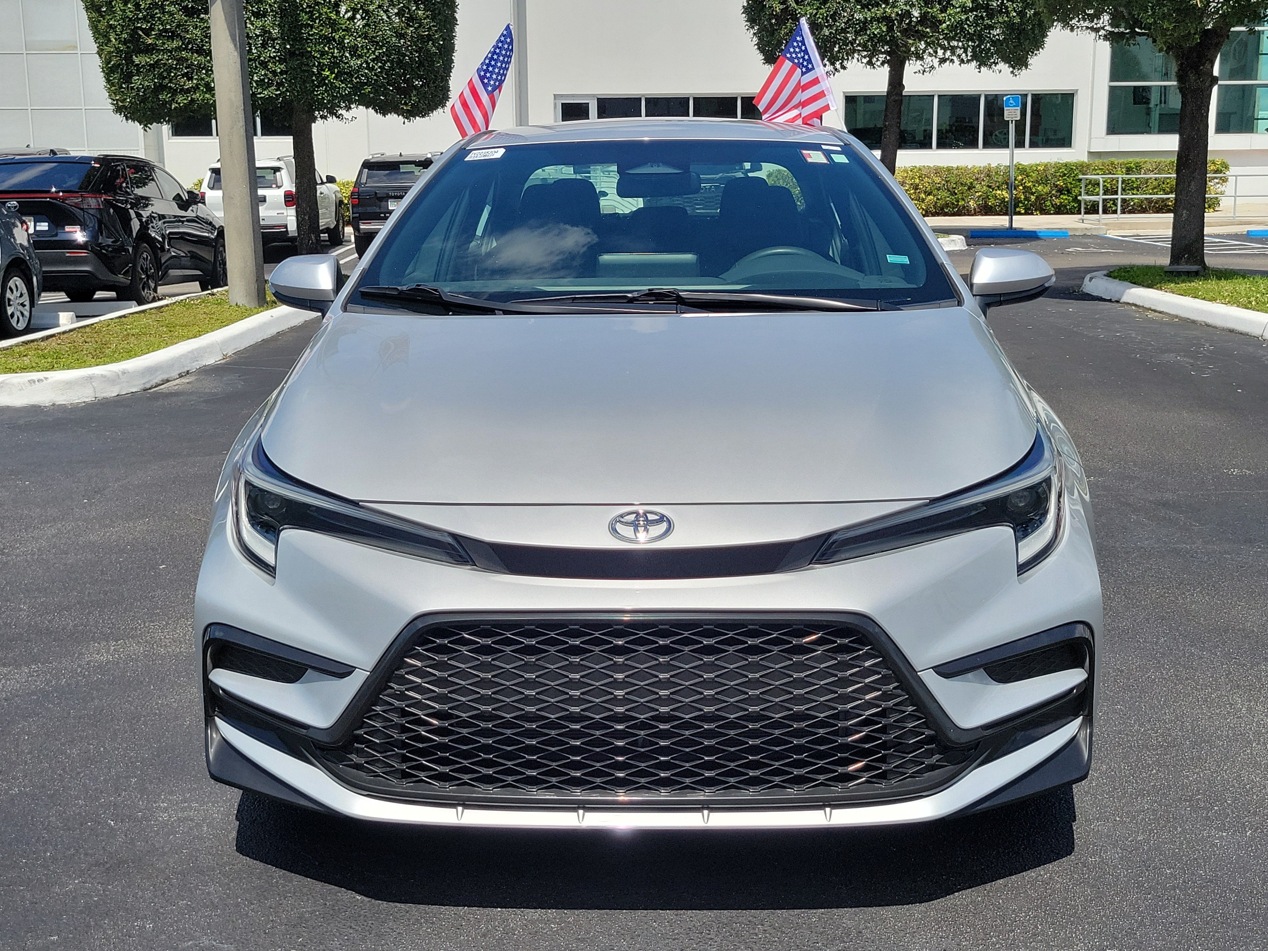 Used 2024 Toyota Corolla SE FWD image 4