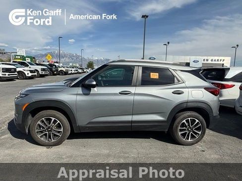 Used 2025 Chevrolet TrailBlazer LT AWD/4WD image 1