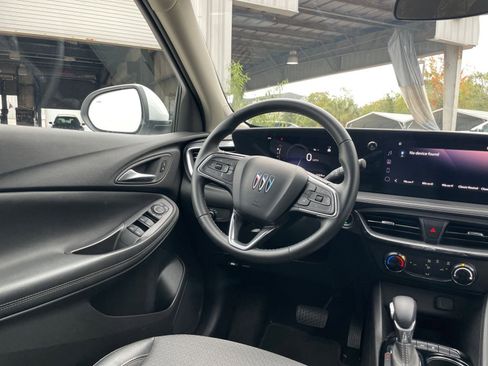 Used 2025 Buick Encore GX Preferred image 32