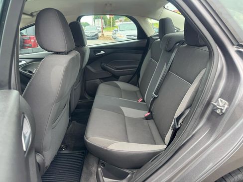 Used 2013 Ford Focus SE w/ Interior Protection Pkg FWD image 12
