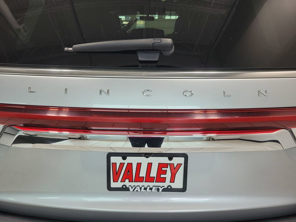 Used 2022 Lincoln Navigator Reserve AWD/4WD image 17