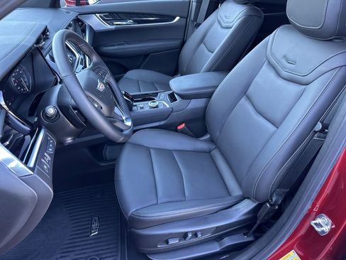 New 2025 Cadillac XT6 Premium Luxury w/ Technology Package FWD image 11