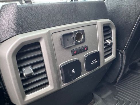 Used 2018 Ford F150 Lariat w/ Equipment Group 502A Luxury AWD/4WD image 13