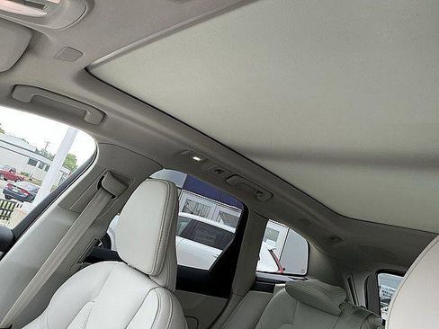 New 2026 Volvo XC60 T8 Ultra w/ Climate Package AWD/4WD image 16