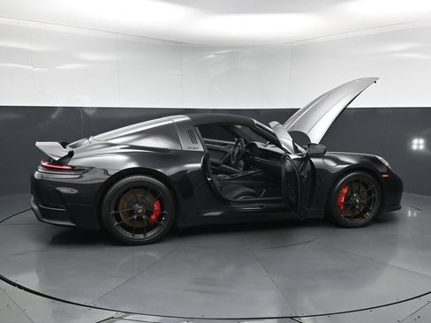 Used 2025 Porsche 911 Targa 4 GTS AWD/4WD image 31