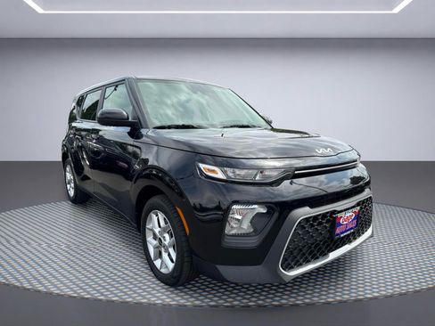 Used 2022 Kia Soul LX w/ Technology Package FWD image 9