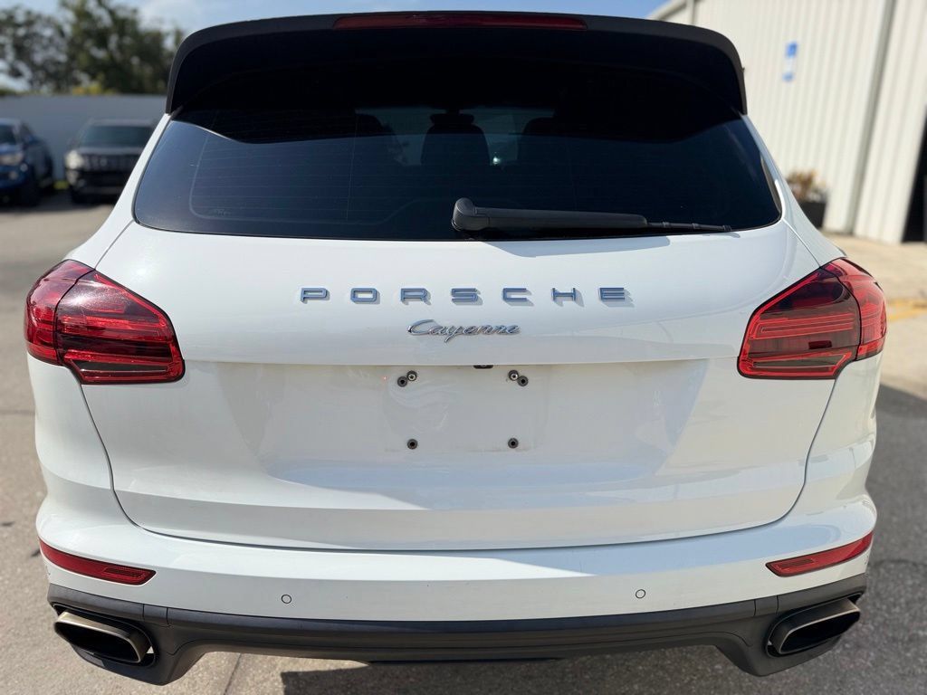 Used 2017 Porsche Cayenne AWD/4WD image 4