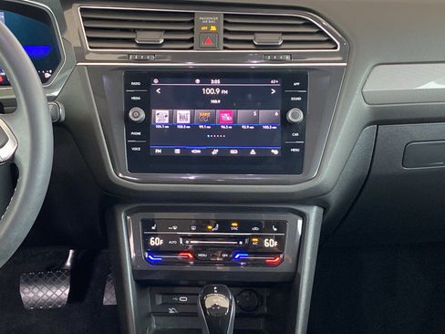 Certified 2023 Volkswagen Tiguan SE FWD image 23