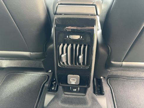 Used 2026 Jeep Compass Limited AWD/4WD image 9