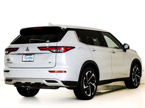 Used 2024 Mitsubishi Outlander SE AWD/4WD image 6