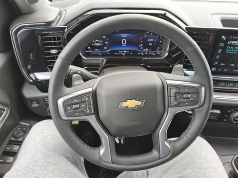 Used 2025 Chevrolet Silverado 1500 LTZ w/ Z71 Off-Road Package image 11