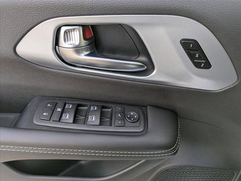 New 2026 Chrysler Pacifica Limited w/ S Appearance Package image 10