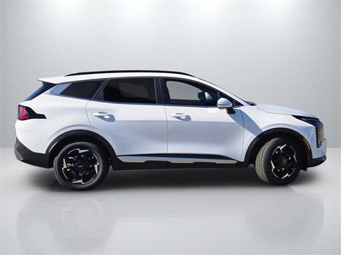New 2026 Kia Sportage EX image 4