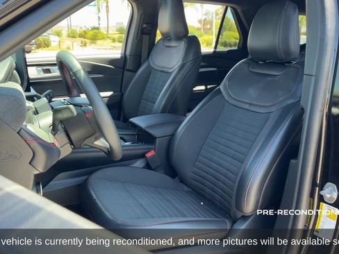 Used 2025 Ford Explorer ST-Line w/ Premium Package RWD image 11