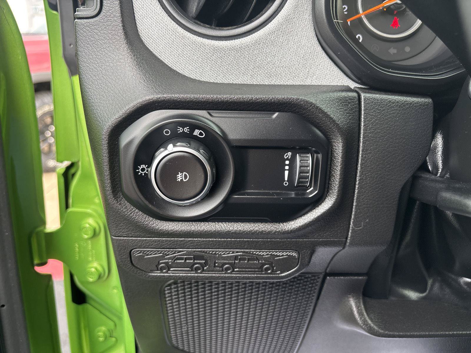 Used 2025 Jeep Wrangler Sport AWD/4WD image 18