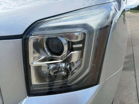 Used 2019 GMC Yukon XL SLT AWD/4WD image 69
