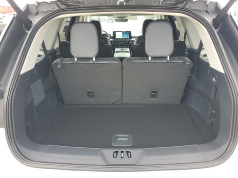 New 2027 Lincoln Aviator AWD image 29