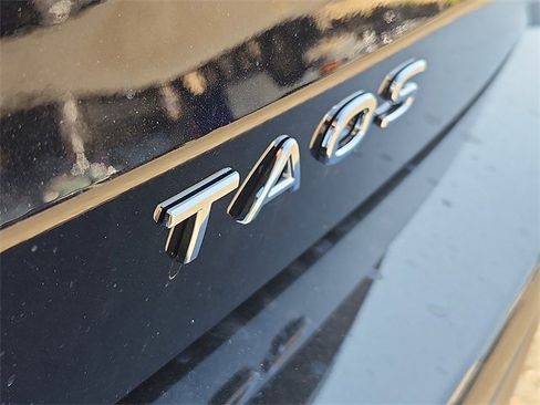 New 2025 Volkswagen Taos SE image 15