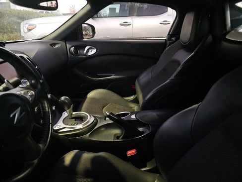 Used 2018 Nissan 370Z Touring Sport image 9