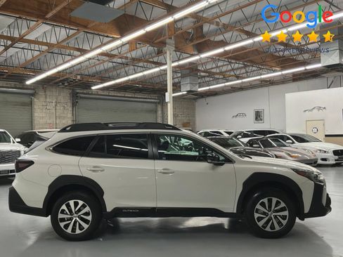 Used 2024 Subaru Outback Premium AWD/4WD image 4