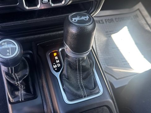 Used 2018 Jeep Wrangler Unlimited Sahara AWD/4WD image 45