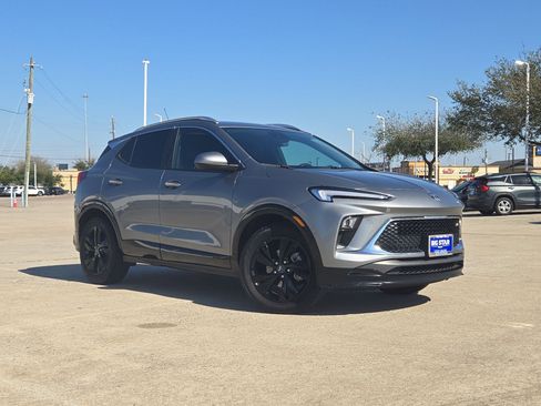 Used 2024 Buick Encore GX Sport Touring image 1