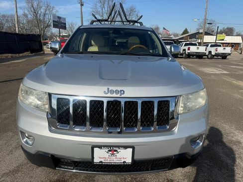 Used 2011 Jeep Grand Cherokee Overland image 4