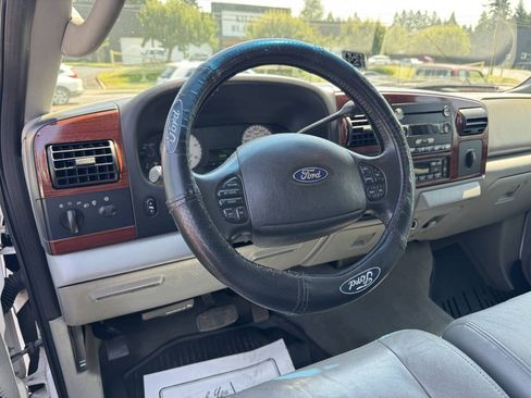 Used 2005 Ford F250 Lariat AWD/4WD image 10