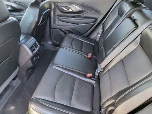 Used 2024 GMC Terrain SLT image 18