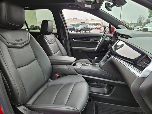 Certified 2025 Cadillac XT6 Premium Luxury w/ LPO, Floor Liner Package FWD image 16