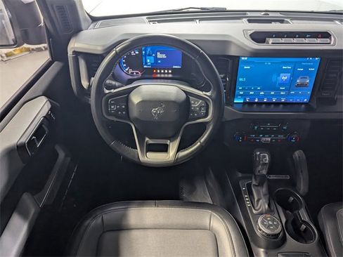Used 2022 Ford Bronco Everglades image 7