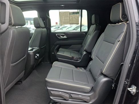 Certified 2023 GMC Yukon XL SLT image 10